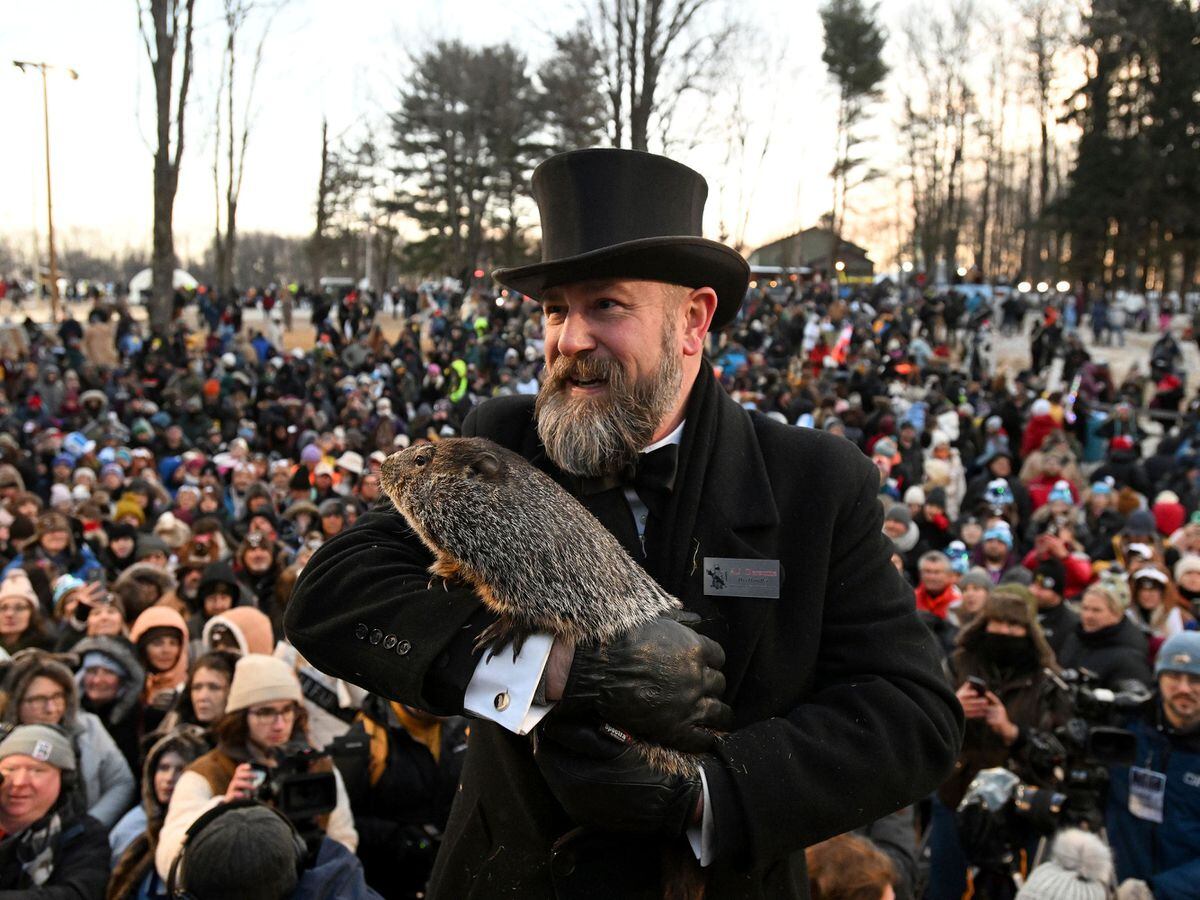 Punxsutawney Phil predicts six more weeks of winter for third year in a